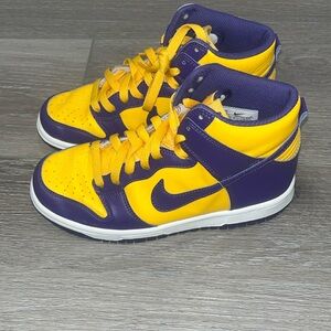 Nike dunks size 5 youth LAKERS yellow and purple